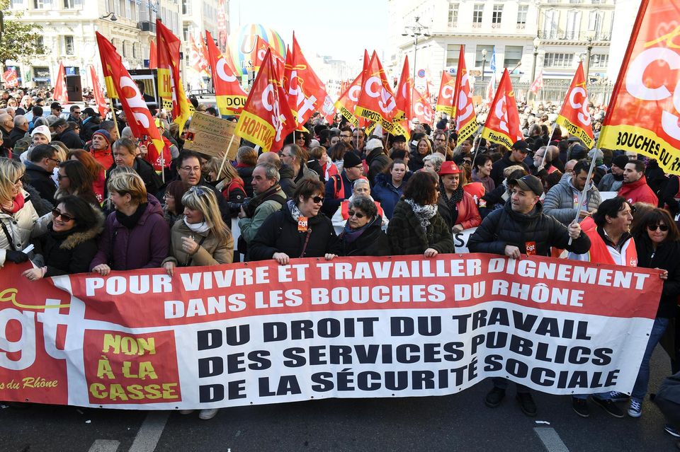 La mobilitazione dei lavoratori francesi a difesa delle pensioni